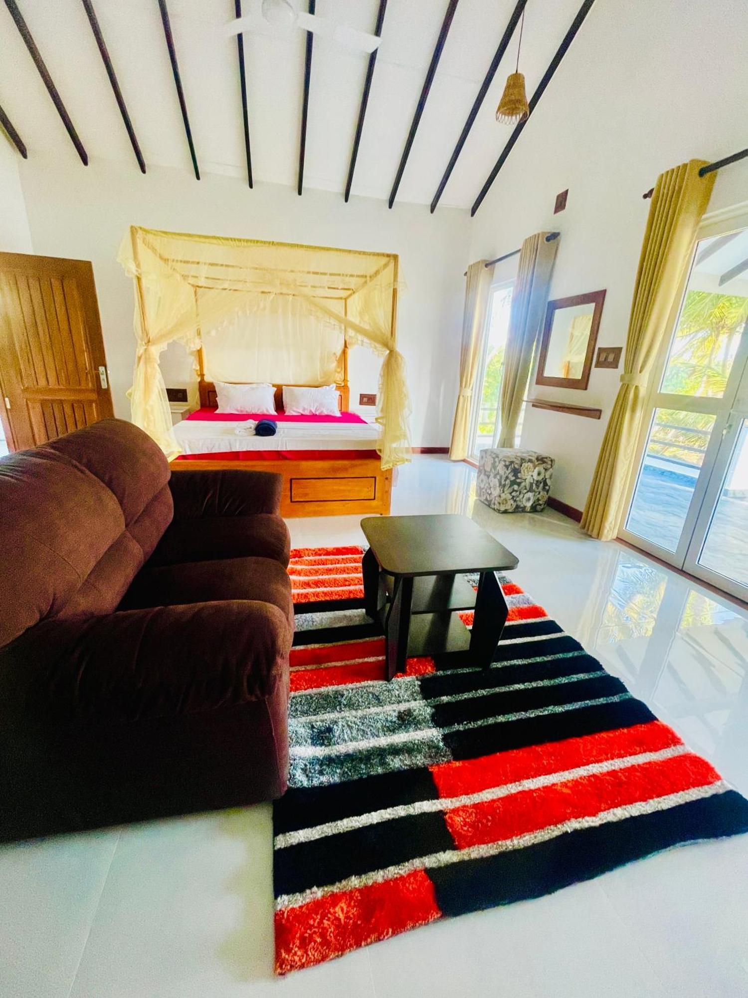 Maha Oya Lodge Wayikkal Ngoại thất bức ảnh
